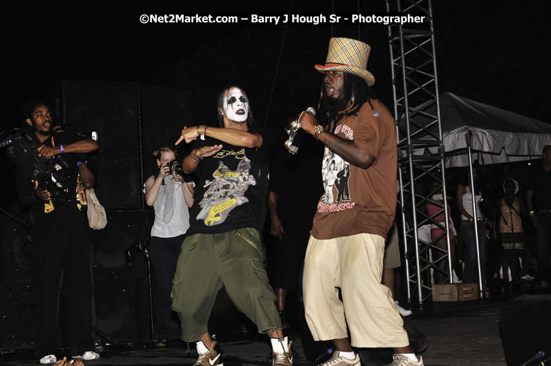 T - Pain @ Reggae Sumfest 2008 International Night 2, Catherine Hall, Montego Bay - Saturday, July 19, 2008 - Reggae Sumfest 2008 July 13 - July 19, 2008 - Photographs by Net2Market.com - Barry J. Hough Sr. Photojournalist/Photograper - Photographs taken with a Nikon D300 - Negril Travel Guide, Negril Jamaica WI - http://www.negriltravelguide.com - info@negriltravelguide.com...!