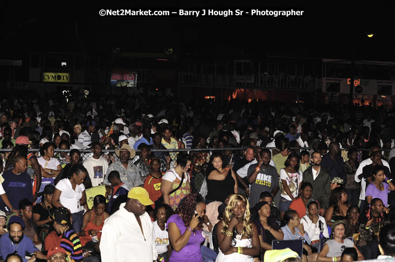 Tarrus Riley @ Reggae Sumfest 2008 International Night 2, Catherine Hall, Montego Bay - Saturday, July 19, 2008 - Reggae Sumfest 2008 July 13 - July 19, 2008 - Photographs by Net2Market.com - Barry J. Hough Sr. Photojournalist/Photograper - Photographs taken with a Nikon D300 - Negril Travel Guide, Negril Jamaica WI - http://www.negriltravelguide.com - info@negriltravelguide.com...!