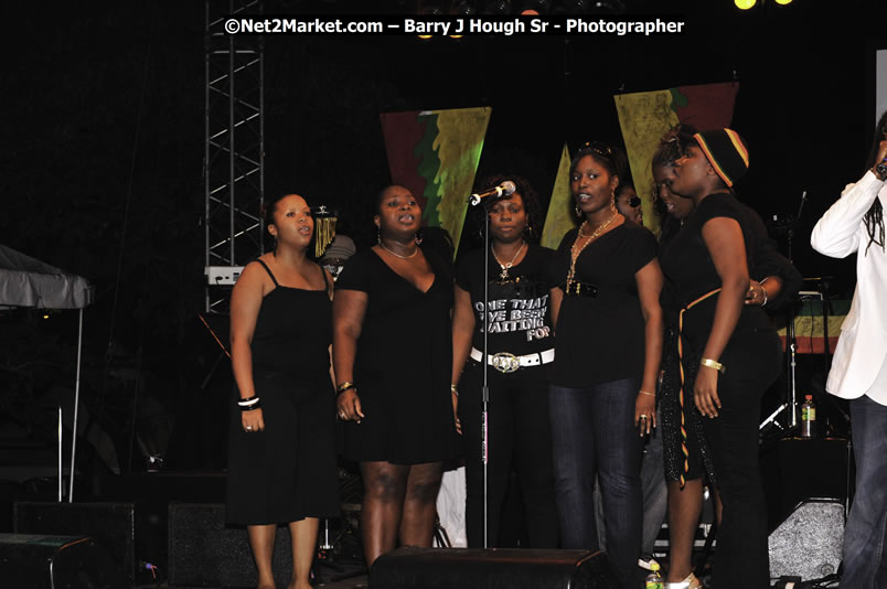 Tarrus Riley @ Reggae Sumfest 2008 International Night 2, Catherine Hall, Montego Bay - Saturday, July 19, 2008 - Reggae Sumfest 2008 July 13 - July 19, 2008 - Photographs by Net2Market.com - Barry J. Hough Sr. Photojournalist/Photograper - Photographs taken with a Nikon D300 - Negril Travel Guide, Negril Jamaica WI - http://www.negriltravelguide.com - info@negriltravelguide.com...!