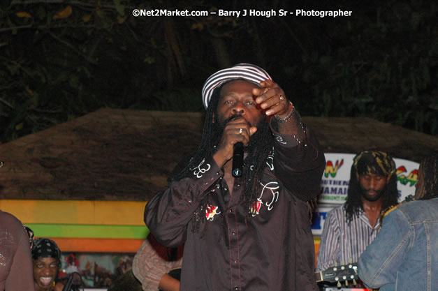 Tarrus Riley, Jimmy Riley, and Dwayne Stephensen - Money Cologne Promotions in association with "British Link Up" presents Summer Jam featuring She's Royal Tarrus Riley & Jimmy Riley - Plus Ras Slick, Sham Dawg, and Whiskey Bagio @ Roots Bamboo, Norman Manley Boulevard, Negril, Jamaica W.I. - Backed up Dean Fraser & The Hurricanne Band - MC Barry G and Rev. BB - July 25, 2007 - Negril Travel Guide.com, Negril Jamaica WI - http://www.negriltravelguide.com - info@negriltravelguide.com...!