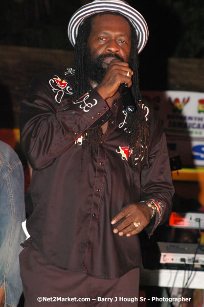 Tarrus Riley, Jimmy Riley, and Dwayne Stephensen - Money Cologne Promotions in association with "British Link Up" presents Summer Jam featuring She's Royal Tarrus Riley & Jimmy Riley - Plus Ras Slick, Sham Dawg, and Whiskey Bagio @ Roots Bamboo, Norman Manley Boulevard, Negril, Jamaica W.I. - Backed up Dean Fraser & The Hurricanne Band - MC Barry G and Rev. BB - July 25, 2007 - Negril Travel Guide.com, Negril Jamaica WI - http://www.negriltravelguide.com - info@negriltravelguide.com...!