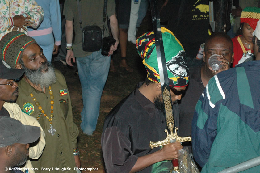 Jessie Jender - Smile Jamaica, Nine Miles, St Anns, Jamaica - Saturday, February 10, 2007 - The Smile Jamaica Concert, a symbolic homecoming in Bob Marley's birthplace of Nine Miles - Negril Travel Guide, Negril Jamaica WI - http://www.negriltravelguide.com - info@negriltravelguide.com...!