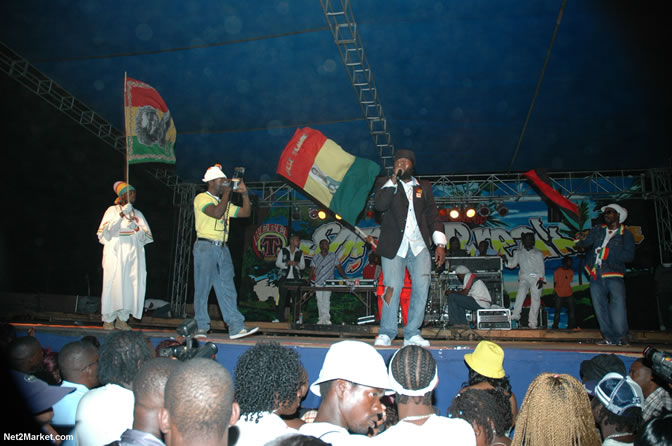 Fantan Mojah - Spring Break 2005 -  6th Anniversary - All Day - All Night - Photo Gallery - Sunday, March 13th - Long Bay Beach, Negril Jamaica - Negril Travel Guide, Negril Jamaica WI - http://www.negriltravelguide.com - info@negriltravelguide.com...!