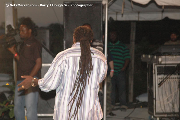 Freddie McGregor @ Western Consciousness 2007 - Presented by King of Kings Productons - Saturday, April 28, 2007 - Llandilo Cultural Centre, Savanna-La-Mar, Westmoreland, Jamaica W.I. - Negril Travel Guide, Negril Jamaica WI - http://www.negriltravelguide.com - info@negriltravelguide.com...!