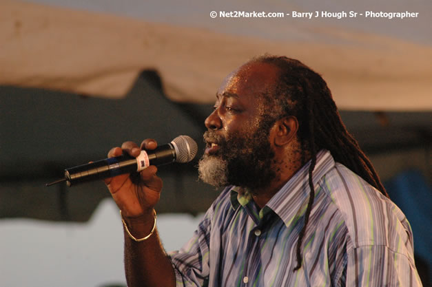 Freddie McGregor @ Western Consciousness 2007 - Presented by King of Kings Productons - Saturday, April 28, 2007 - Llandilo Cultural Centre, Savanna-La-Mar, Westmoreland, Jamaica W.I. - Negril Travel Guide, Negril Jamaica WI - http://www.negriltravelguide.com - info@negriltravelguide.com...!