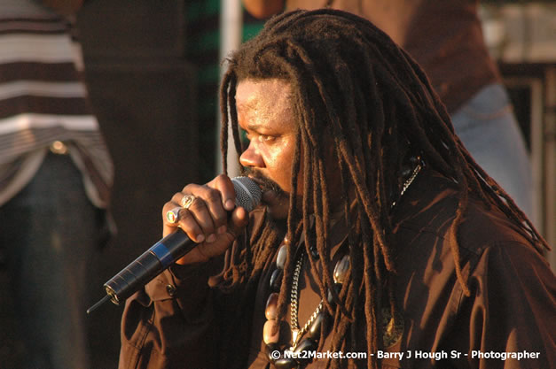 Luciano @ Western Consciousness 2007 - Presented by King of Kings Productons - Saturday, April 28, 2007 - Llandilo Cultural Centre, Savanna-La-Mar, Westmoreland, Jamaica W.I. - Negril Travel Guide, Negril Jamaica WI - http://www.negriltravelguide.com - info@negriltravelguide.com...!