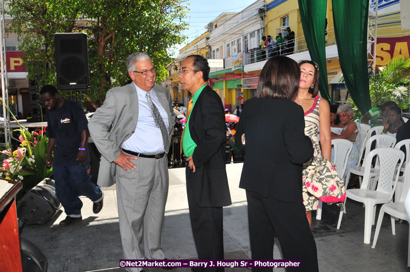 The City of Montego Bay Welcomes Our 2008 Olympians - Western Motorcade - Civic Ceremony - A Salute To Our Beijing Heros - Sam Sharpe Square, Montego Bay, Jamaica - Tuesday, October 7, 2008 - Photographs by Net2Market.com - Barry J. Hough Sr. Photojournalist/Photograper - Photographs taken with a Nikon D300 - Negril Travel Guide, Negril Jamaica WI - http://www.negriltravelguide.com - info@negriltravelguide.com...!