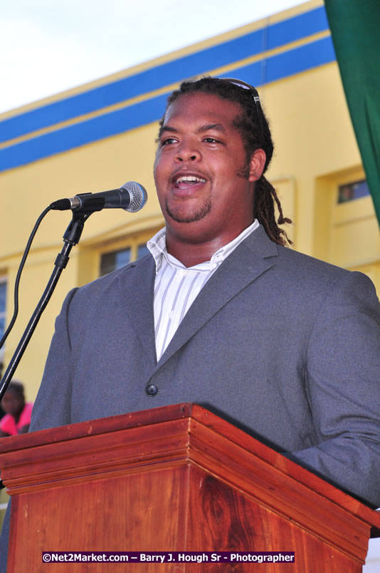 The City of Montego Bay Welcomes Our 2008 Olympians - Western Motorcade - Civic Ceremony - A Salute To Our Beijing Heros - Sam Sharpe Square, Montego Bay, Jamaica - Tuesday, October 7, 2008 - Photographs by Net2Market.com - Barry J. Hough Sr. Photojournalist/Photograper - Photographs taken with a Nikon D300 - Negril Travel Guide, Negril Jamaica WI - http://www.negriltravelguide.com - info@negriltravelguide.com...!