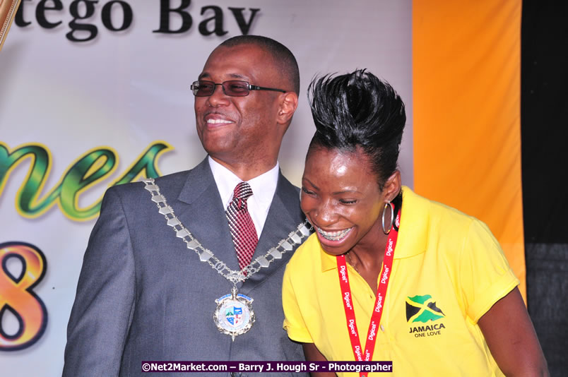 The City of Montego Bay Welcomes Our 2008 Olympians - Western Motorcade - Civic Ceremony - A Salute To Our Beijing Heros - Sam Sharpe Square, Montego Bay, Jamaica - Tuesday, October 7, 2008 - Photographs by Net2Market.com - Barry J. Hough Sr. Photojournalist/Photograper - Photographs taken with a Nikon D300 - Negril Travel Guide, Negril Jamaica WI - http://www.negriltravelguide.com - info@negriltravelguide.com...!